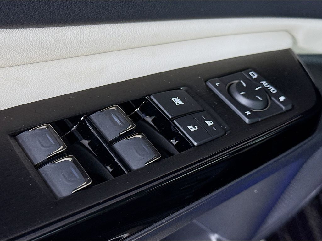 2025 Lexus ES Hybrid 300h 20