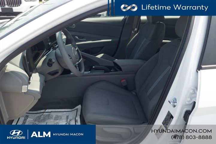 New 2026 White Hyundai SE image 15