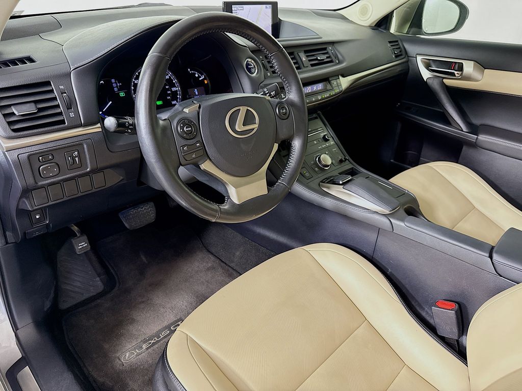 2017 Lexus CT 200h 9