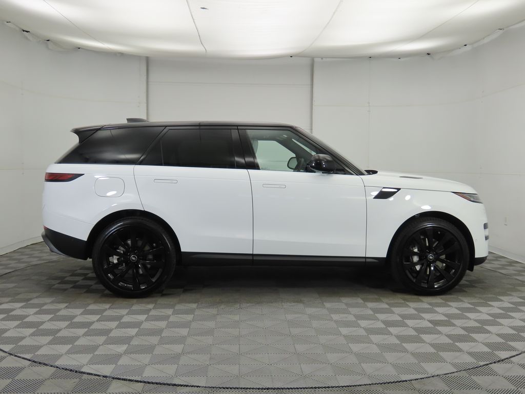 Thumbnail: 2025 Land Rover Range Rover Sport - 4