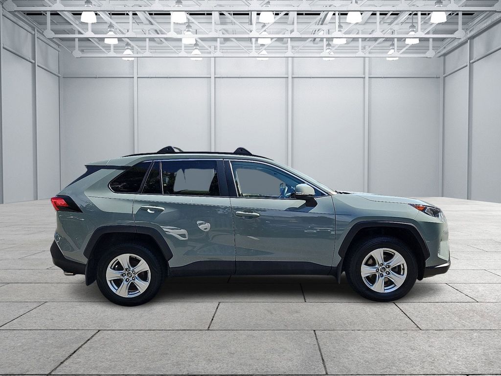 Thumbnail: 2021 Toyota RAV4 - 4