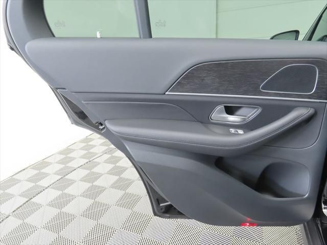 Thumbnail: 2026 Mercedes-Benz GLE - 26