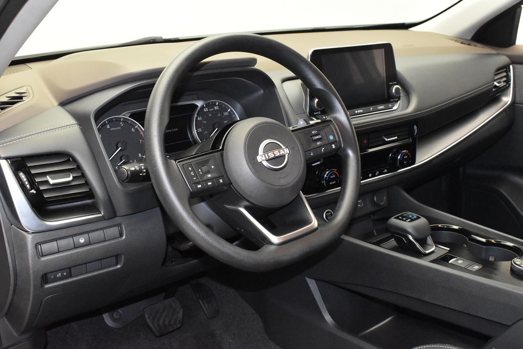 2022 Nissan Rogue SV 14