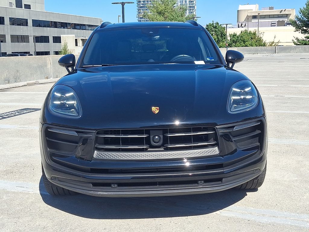 Thumbnail: 2026 Porsche Macan - 6