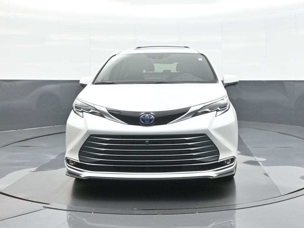 Certified 2025 Toyota Sienna Platinum with VIN 5TDESKFC6SS219395 for sale in Kansas City