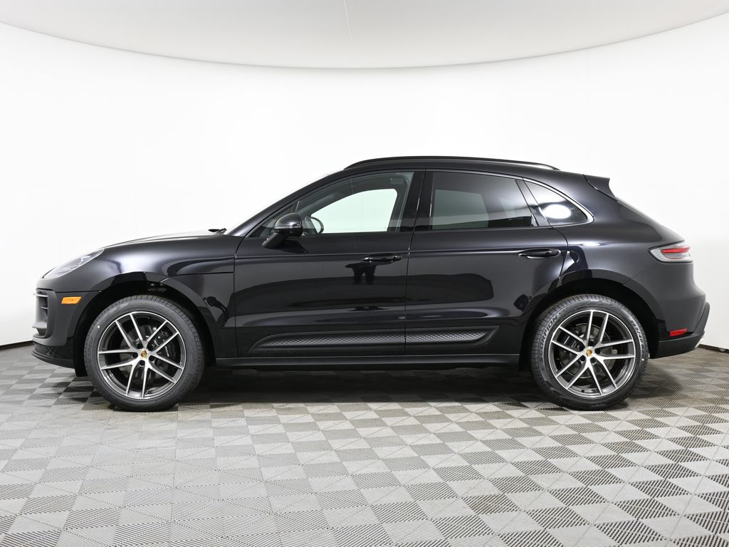 2024 Porsche Macan  2