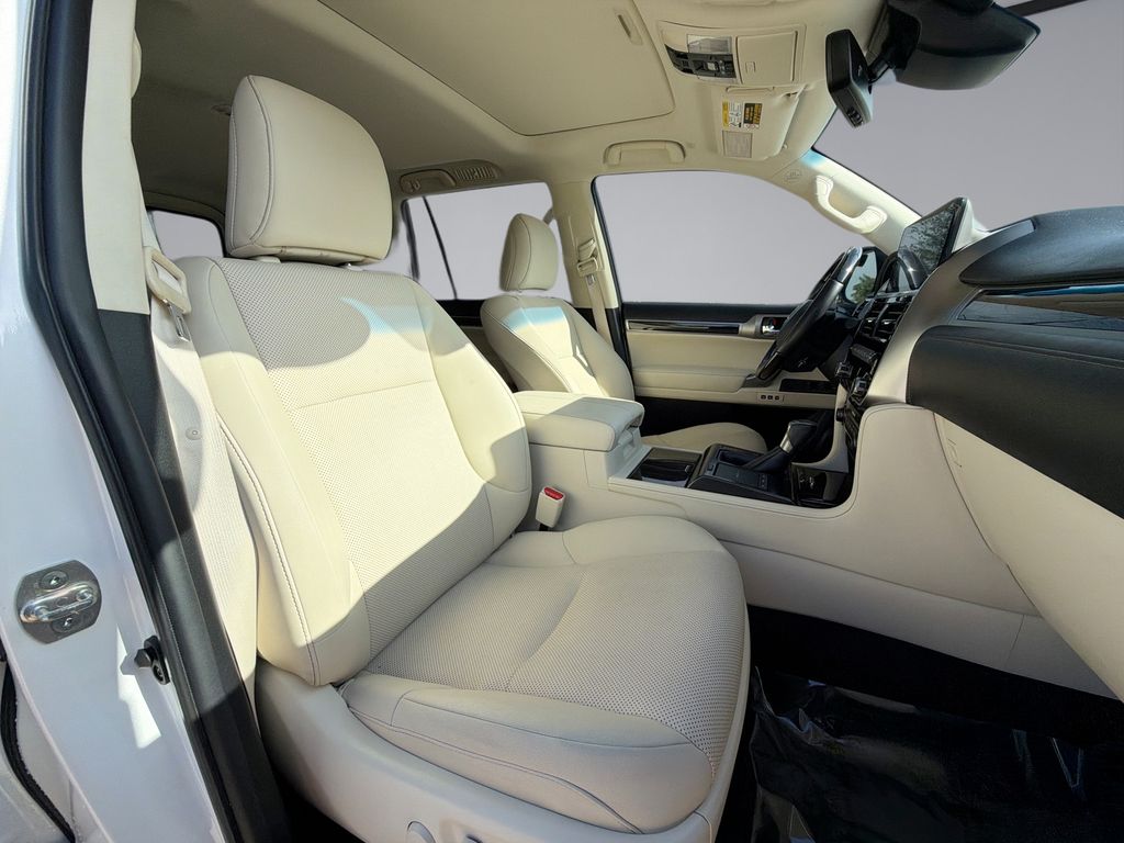 Thumbnail: 2023 Lexus GX - 16