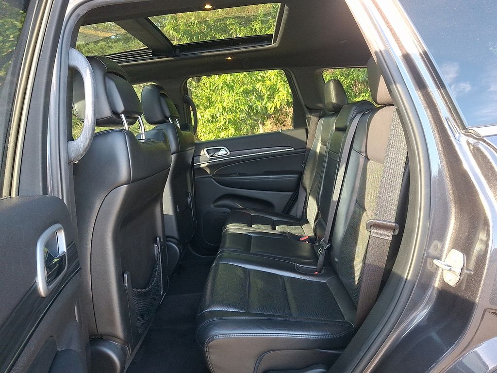 Thumbnail: 2019 Jeep Grand Cherokee - 10