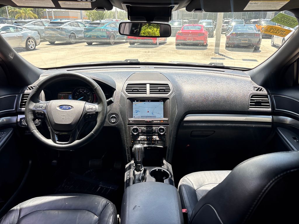 Used 2018 Silver Ford XLT image 8