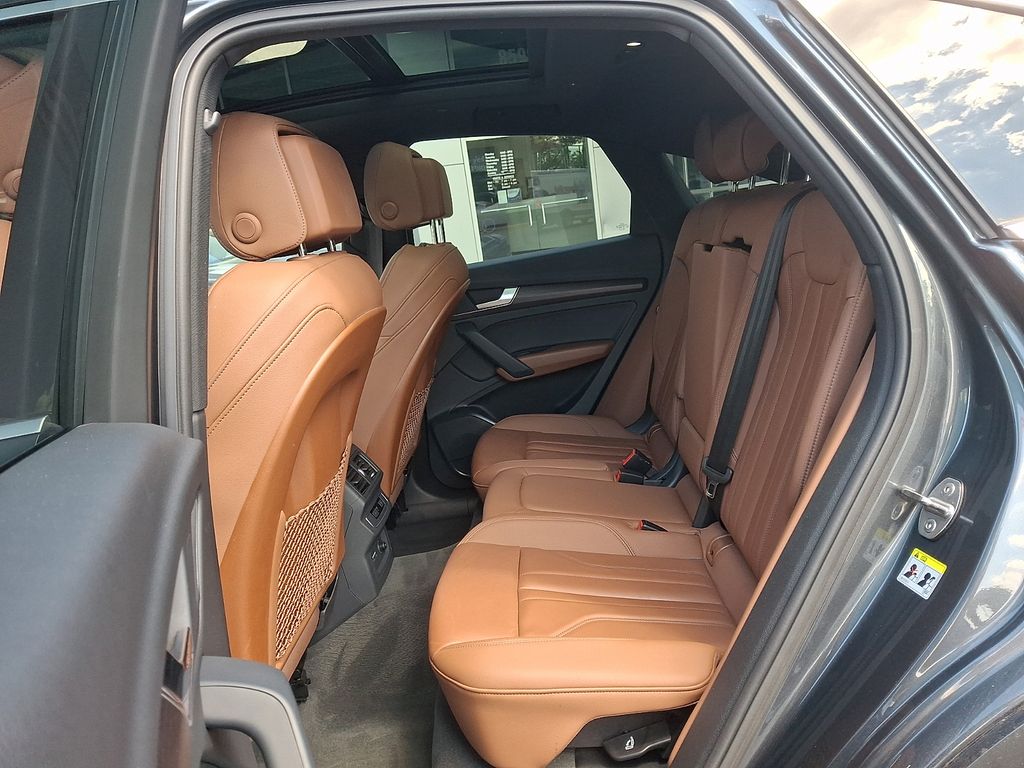 Thumbnail: 2023 Audi Q5 - 10