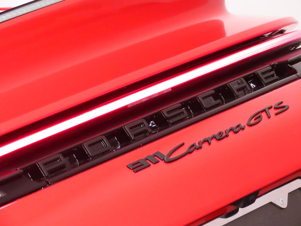 Thumbnail: 2026 Porsche 911 - 12