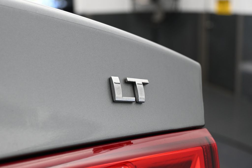 Used 2024 Sterling Gray Metallic Chevrolet LT image 32
