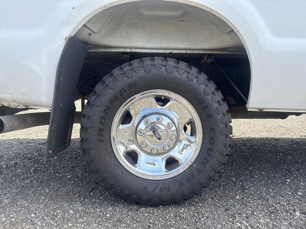 2005 Oxford White Ford Super Duty F-250 XLT 4X4 Truck
