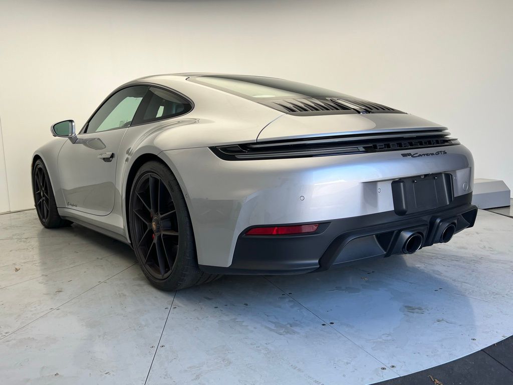 Thumbnail: 2026 Porsche 911 - 3