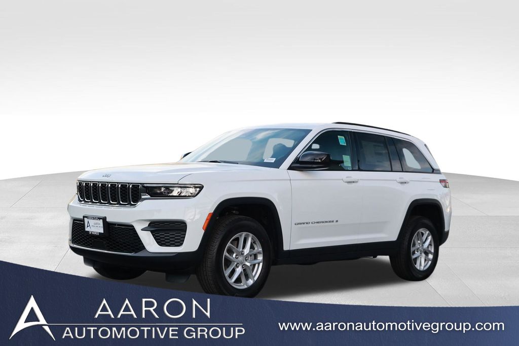 Bright White Clearcoat 2026 Jeep Grand Cherokee Laredo RWD SUV / Crossover 4X2 8-Speed Automatic