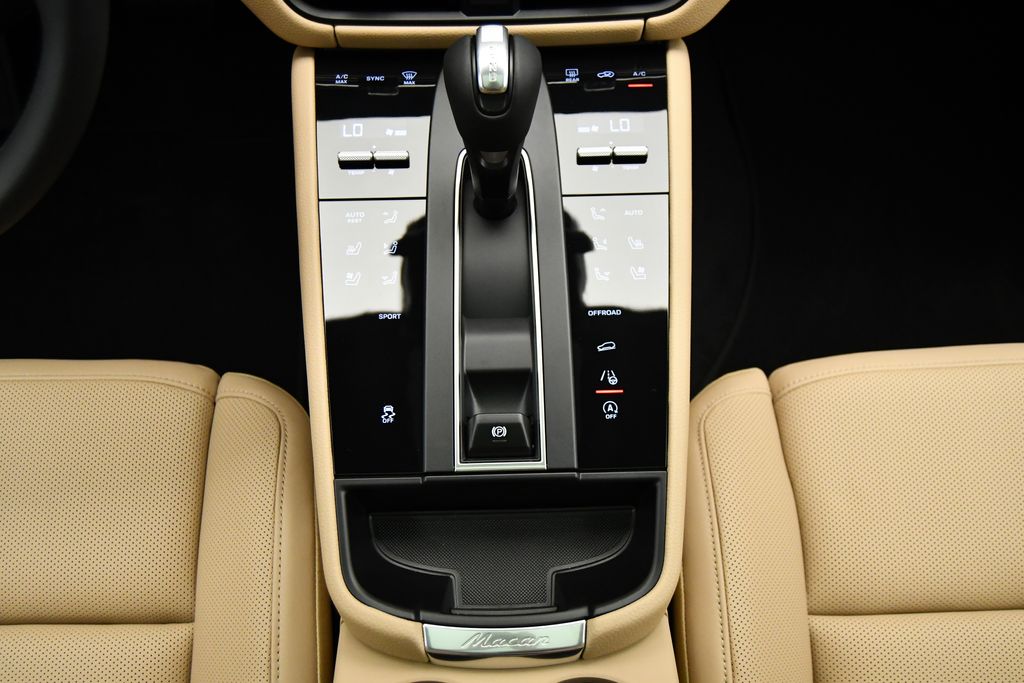 2024 Porsche Macan T 29