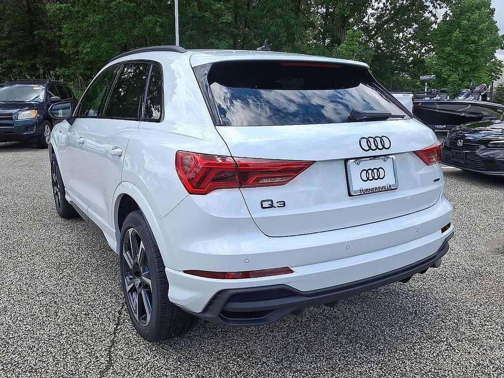 Thumbnail: 2025 Audi Q3 - 3