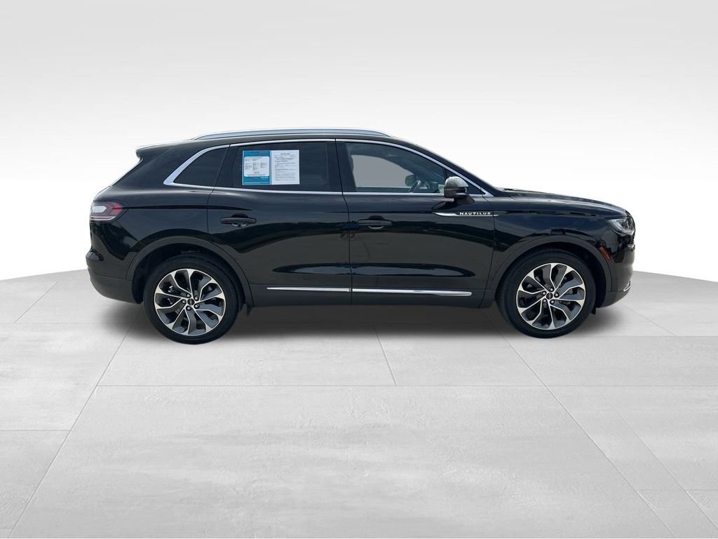 2022 Infinite Black Metallic Clearcoat Lincoln Nautilus Reserve AWD SUV