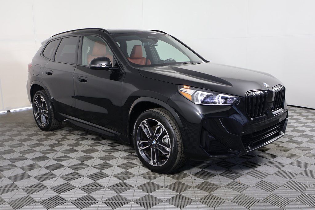 Thumbnail: 2023 BMW X1 - 3