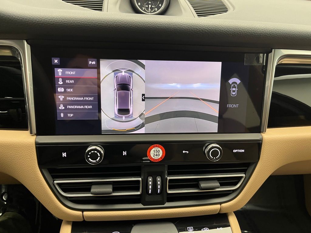 Thumbnail: 2025 Porsche Macan - 18