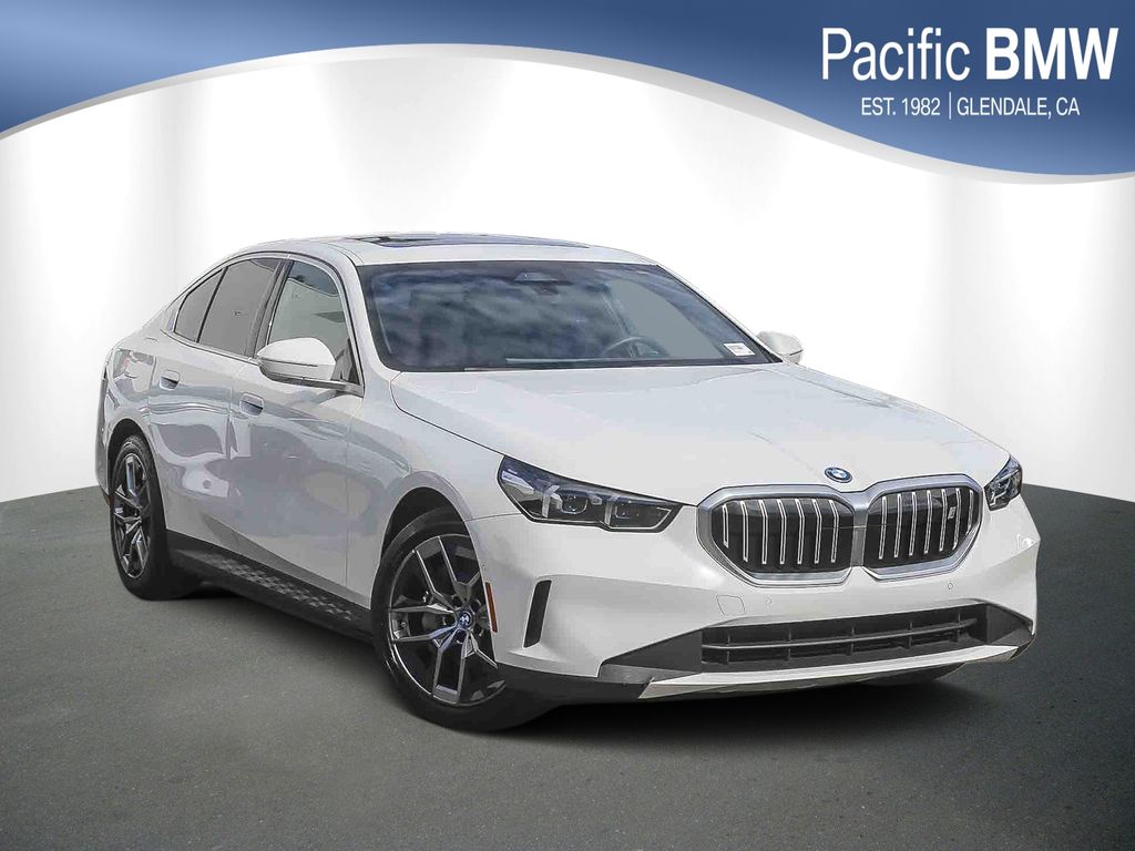 Alpine White 2024 BMW i5 eDrive40 FWD Sedan Rear-Wheel Drive Automatic