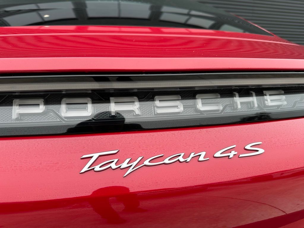 2025 Porsche Taycan 4S 13