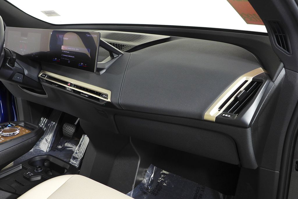 Thumbnail: 2023 BMW iX - 13