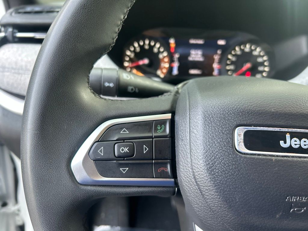 Used 2024 White Jeep Latitude image 24