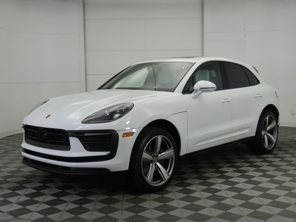 Thumbnail: 2025 Porsche Macan - 1
