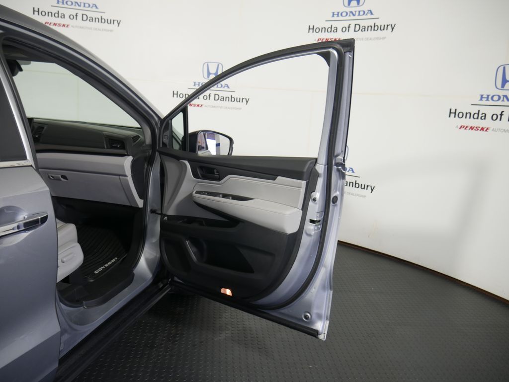 Thumbnail: 2023 Honda Odyssey - 7