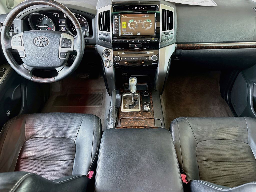 Thumbnail: 2015 Toyota Land Cruiser - 13
