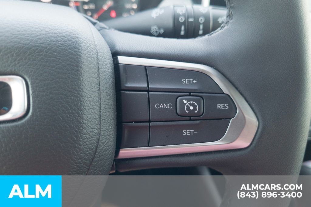 Used 2025 Red Jeep Latitude image 14