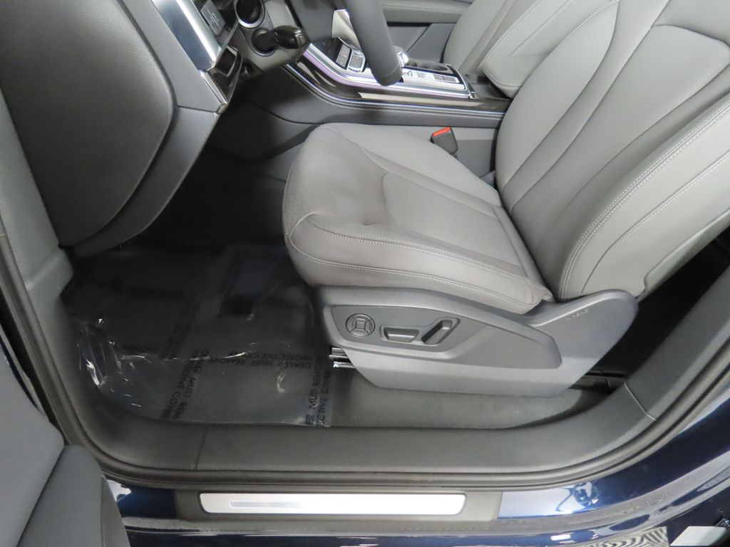 Thumbnail: 2026 Audi Q7 - 32