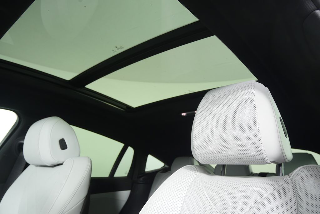 Thumbnail: 2025 BMW X6 - 12