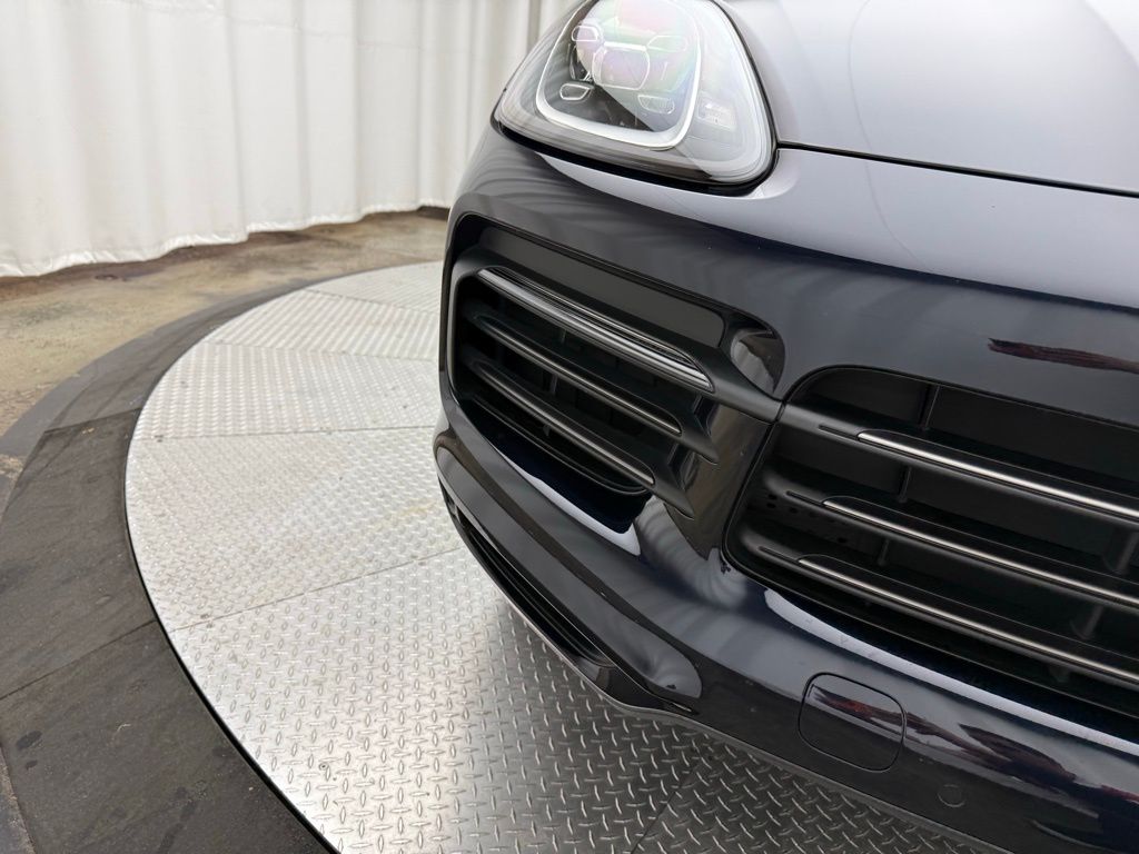 Thumbnail: 2023 Porsche Cayenne - 22