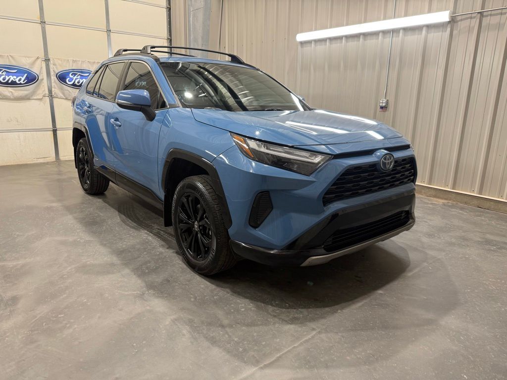 2022 Toyota RAV4 Hybrid SE AWD