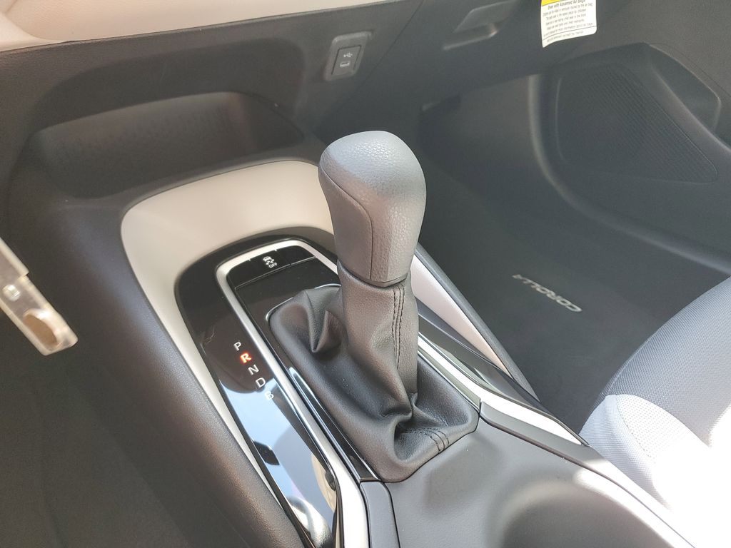 2025 Toyota Corolla LE photo 21
