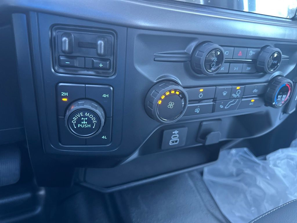 New 2025 Ford F-150 SuperCrew 5.5' Box XL