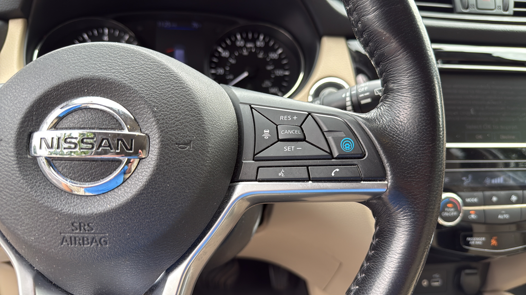2018 Nissan Rogue SL White at Subaru and VW of Moon Township