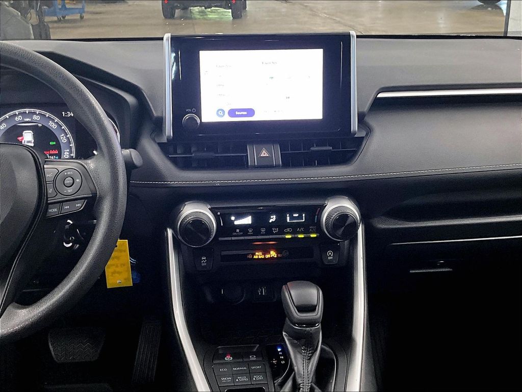2023 Toyota RAV4 — photo 18