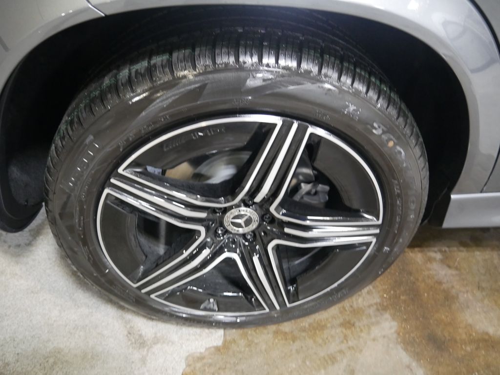 Thumbnail: 2026 Mercedes-Benz GLE - 14