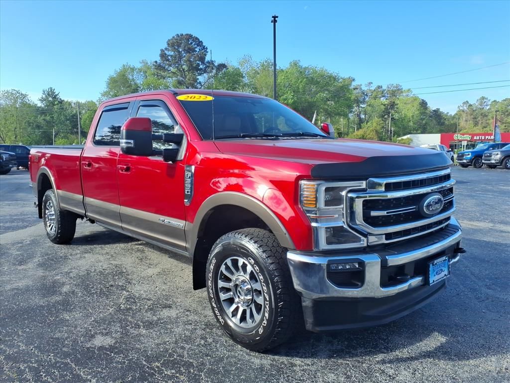 Rapid Red Metallic Tinted Clearcoat 2022 Ford F-350 Super Duty Lariat Crew Cab 4WD Pickup Truck Four-Wheel Drive Automatic