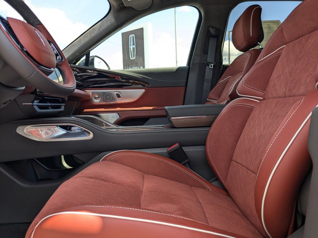 2025 Lincoln Nautilus Black Label