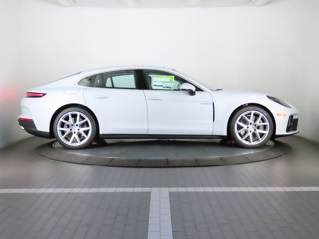 Thumbnail: 2026 Porsche Panamera - 8
