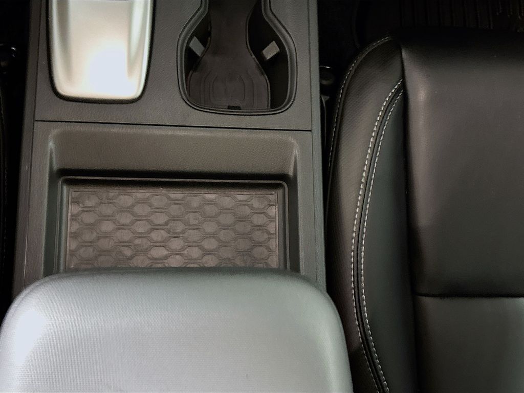 2024 Nissan Frontier SL