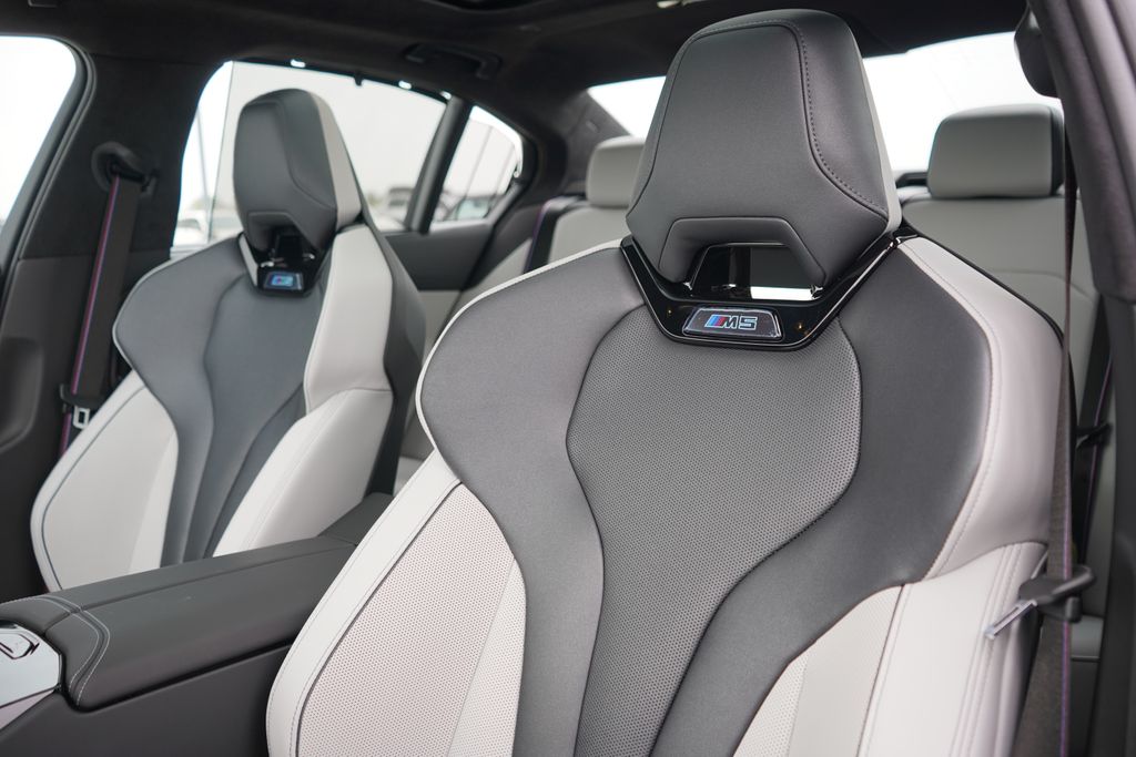 Thumbnail: 2026 BMW M5 - 15