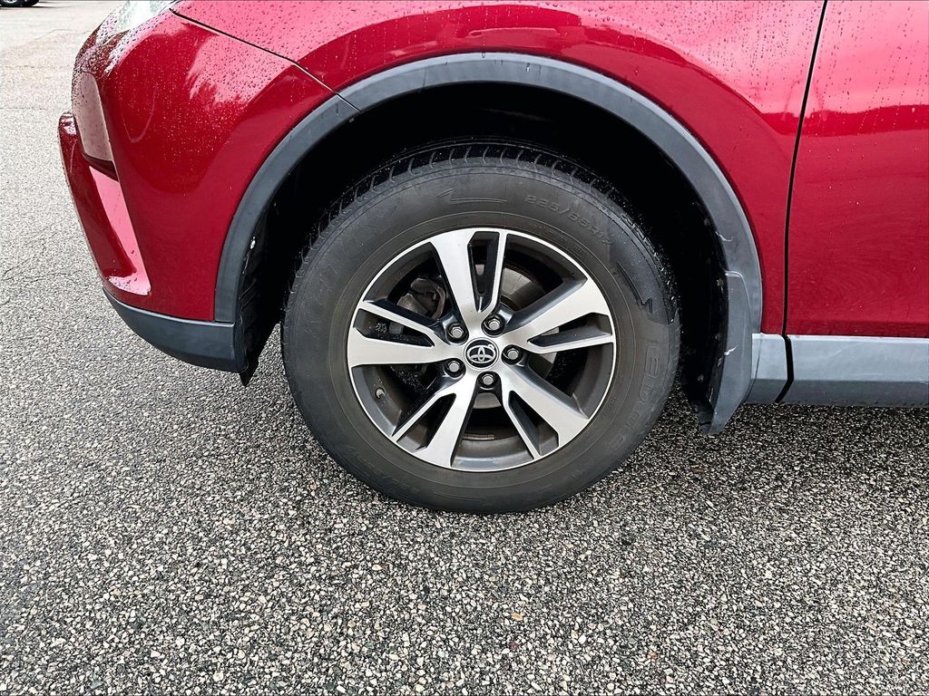 2018 Toyota RAV4 — photo 7