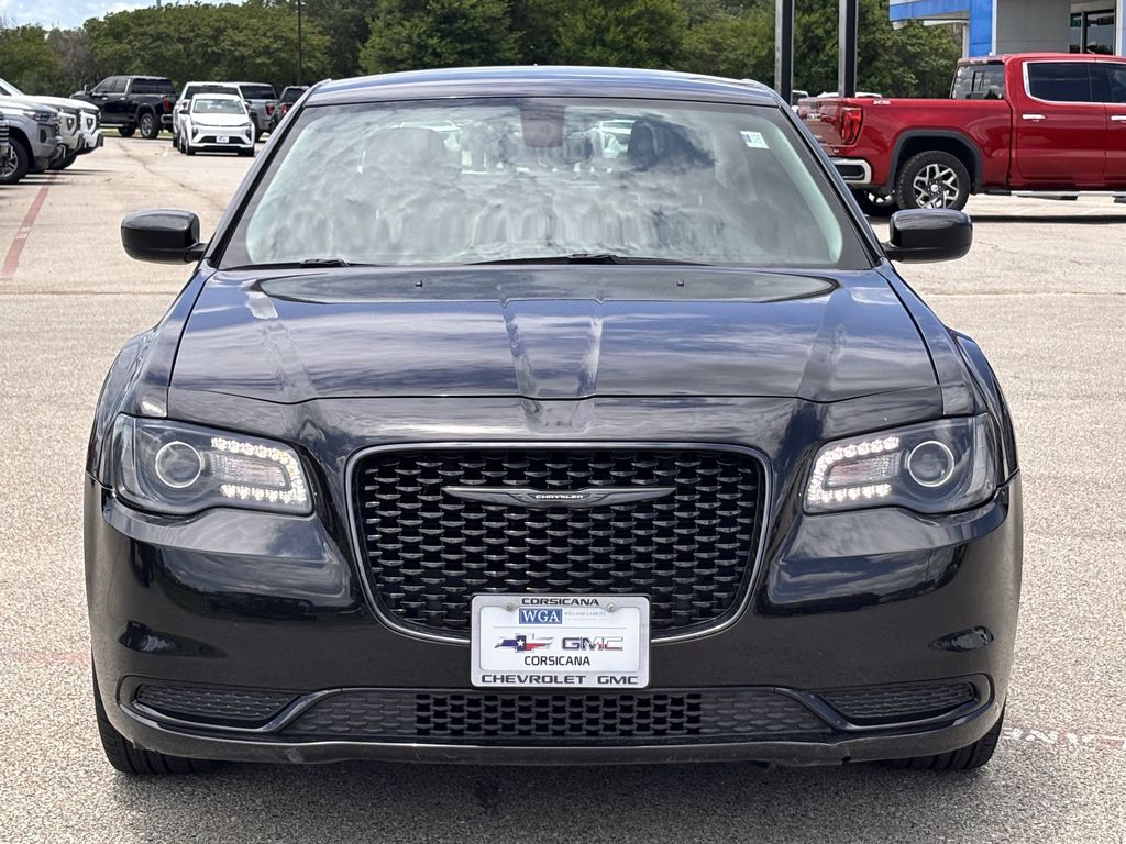 Used Car 2023 Chrysler 300  Touring For Sale Under $30,000 In Corsicana, Texas