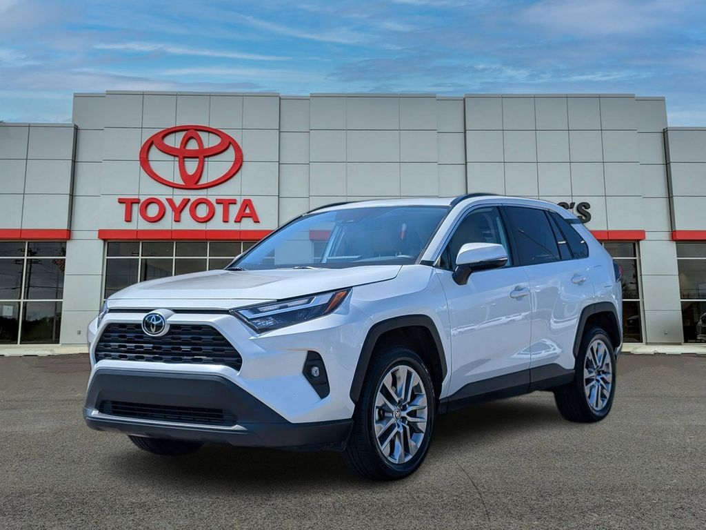 2023 Toyota RAV4 XLE Premium FWD