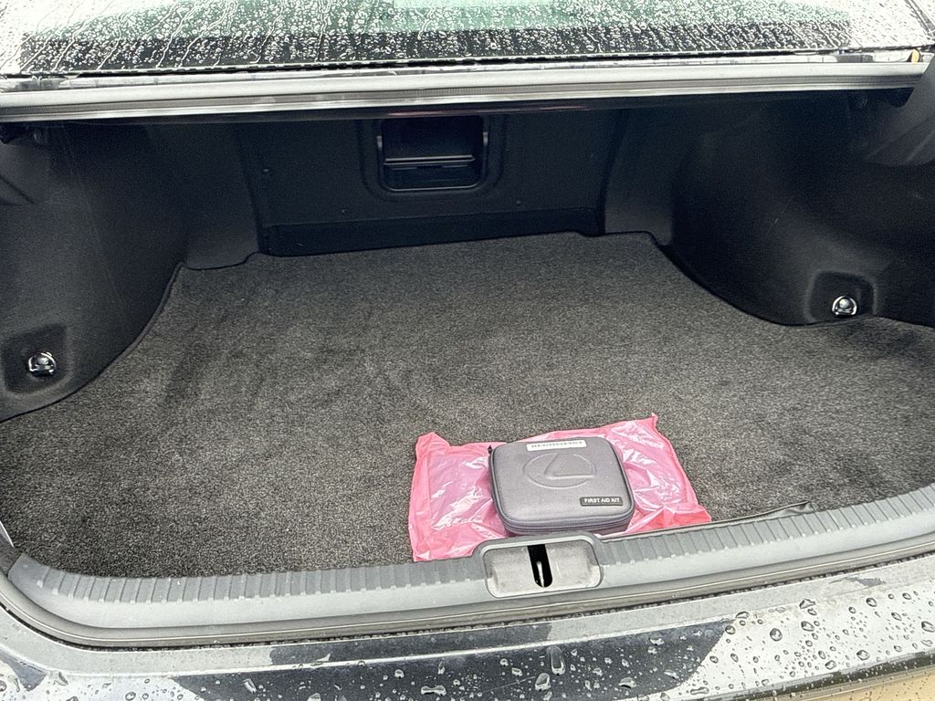 Thumbnail: 2025 Lexus ES - 13